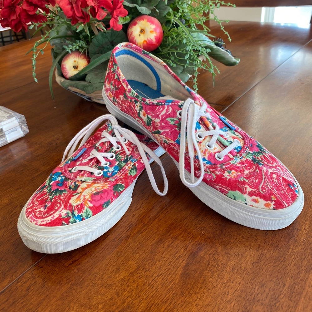 Vans Floral Shoes - size 9